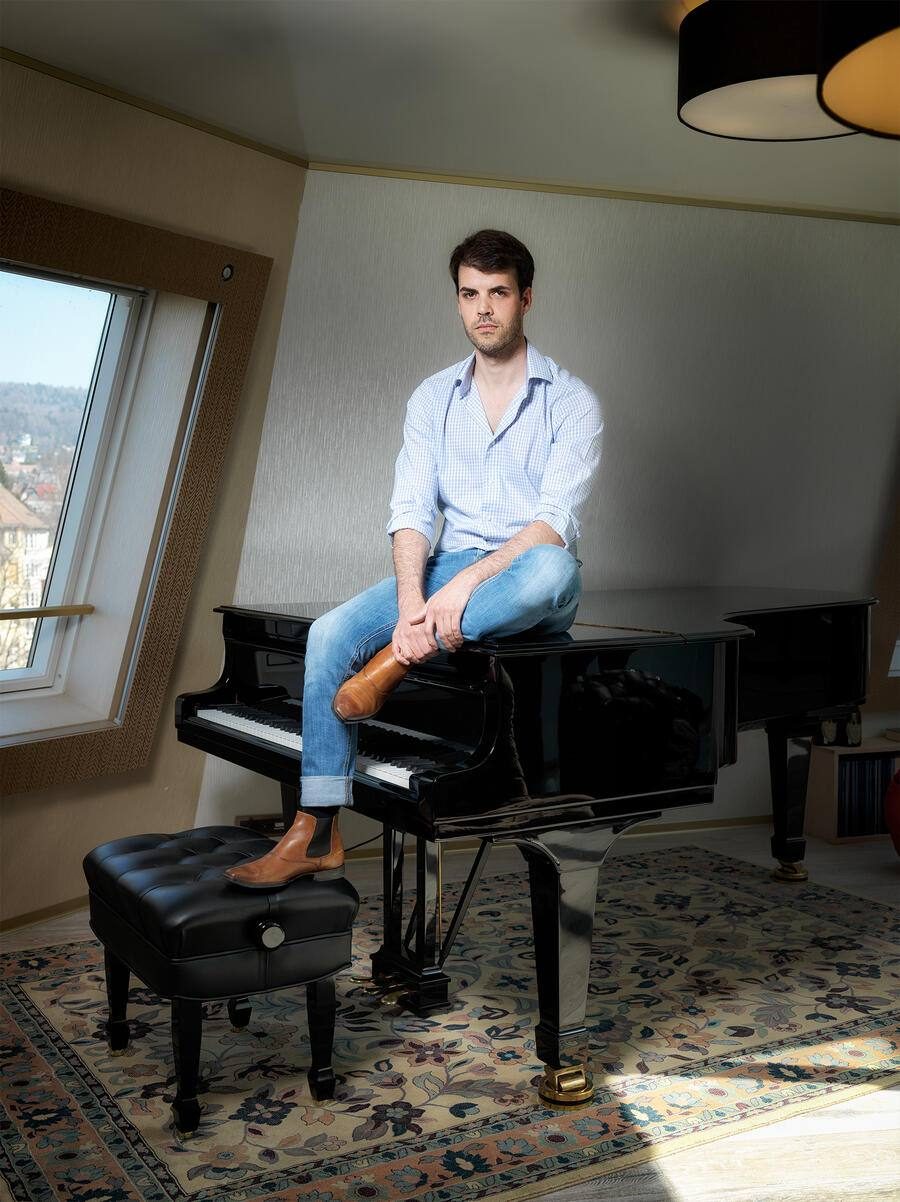 Sebastien Dupuis piano performance